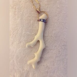 Stella & Dot Cameron Pendant White Coral Enamel Necklace